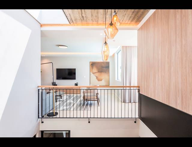 4 BEDROOM FREEHOLD FOR SALE IN GREEN POINT